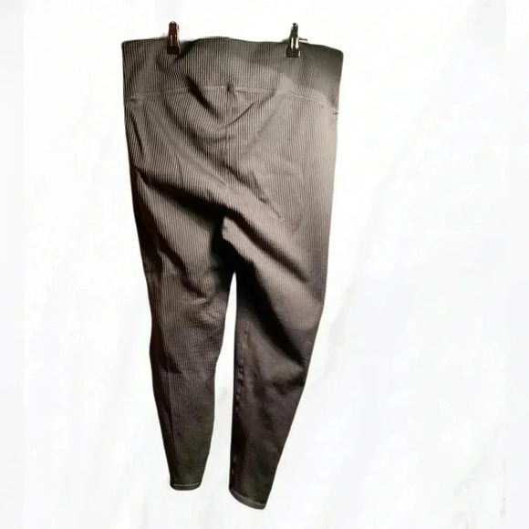 Good American seamless core ribbed  green grey casual leggings tights 5/6 - Picture 3 of 4